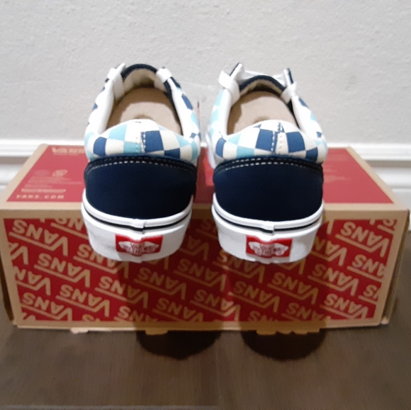 Vans - Picture 4 of 4